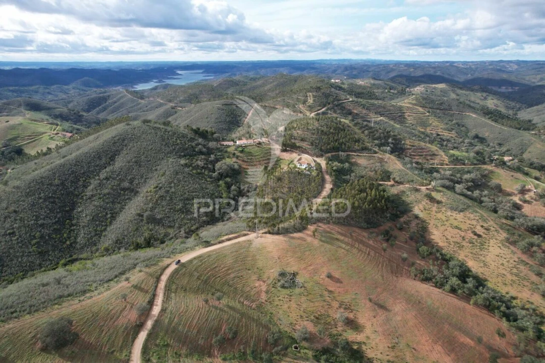 Moradia T5 para Venda em Santana da Serra Foto 9