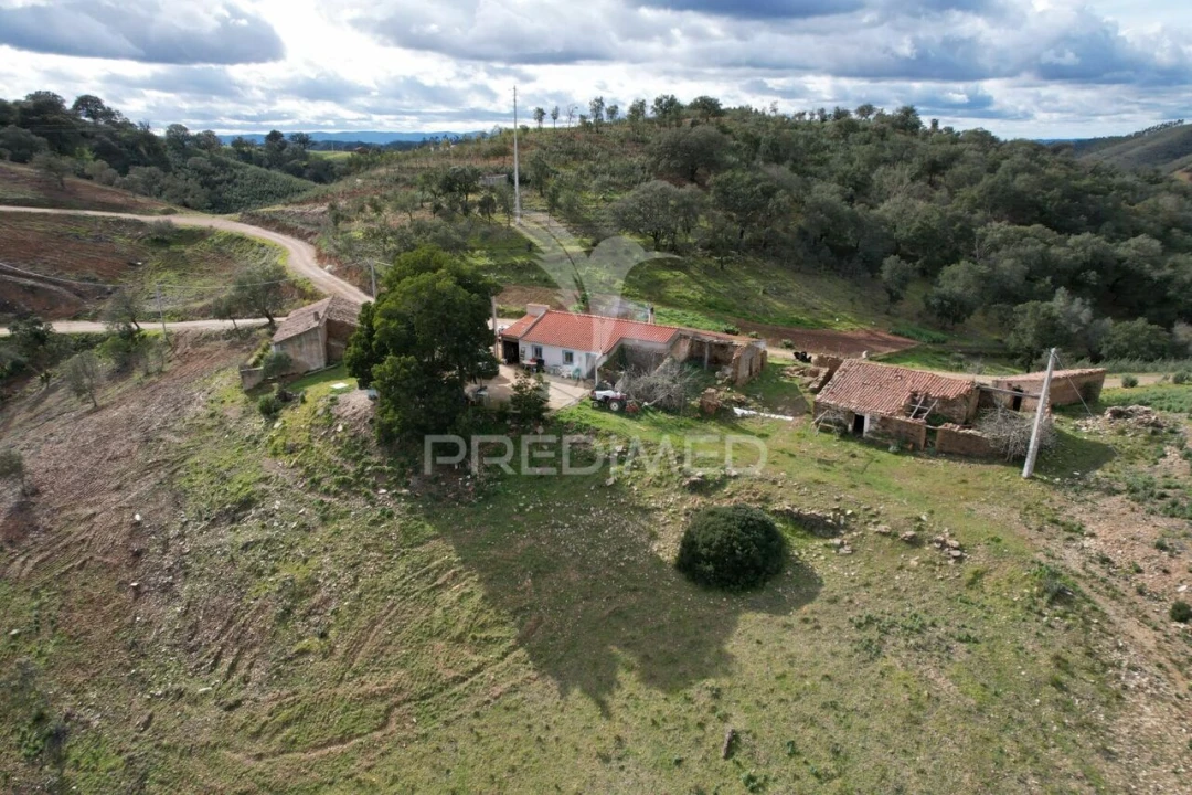 Moradia T5 para Venda em Santana da Serra Foto 3