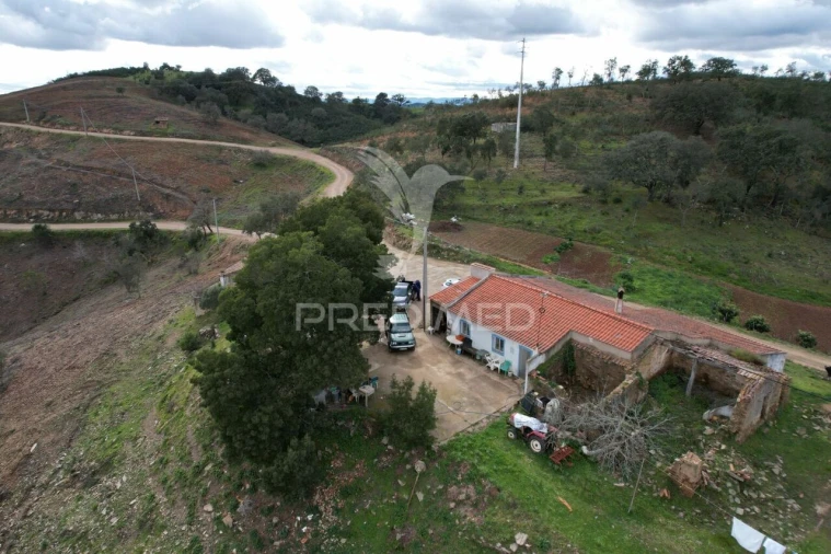 Moradia T5 para Venda em Santana da Serra Foto 2