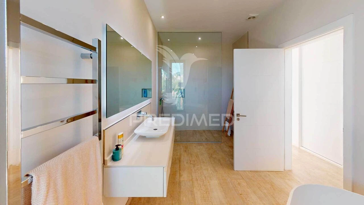 Moradia T5 para Venda em Vila Nova de Cacela Foto 18