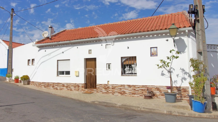 Moradia T3 para Venda em Vale de Santiago