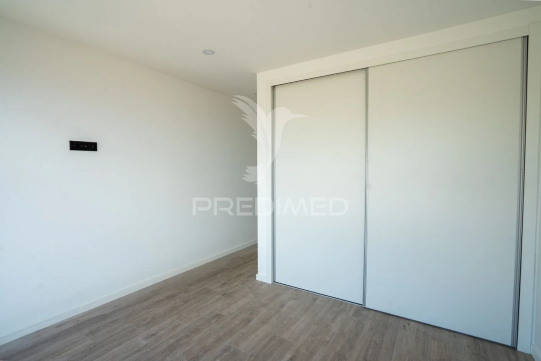 Moradia T3 para Venda em Caniço Foto 5