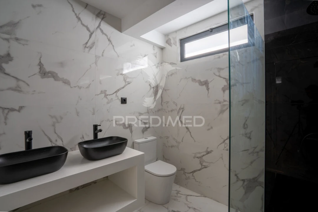 Moradia T3 para Venda em Caniço Foto 7