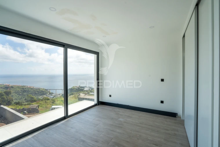 Moradia T3 para Venda em Caniço Foto 8