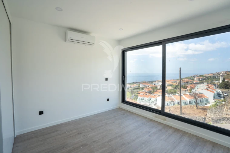 Moradia T3 para Venda em Caniço Foto 4