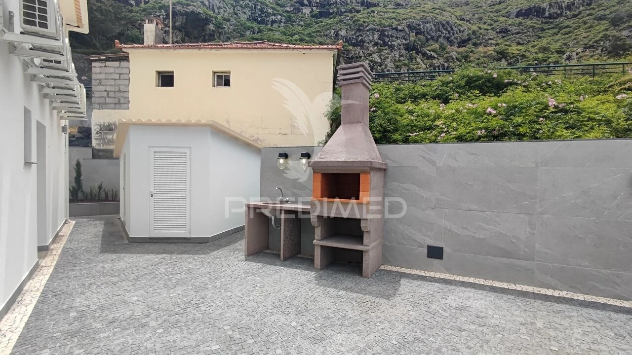 Moradia T4 para Venda em Machico Foto 26