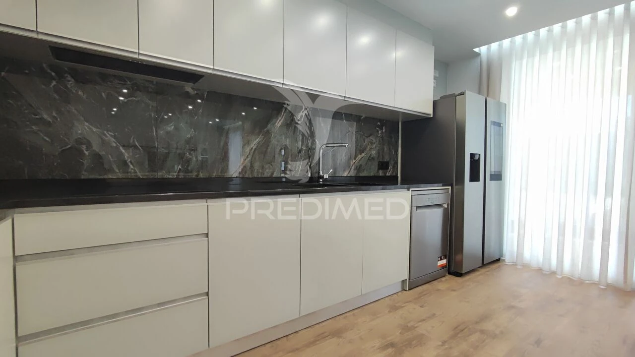 Moradia T4 para Venda em Machico Foto 14