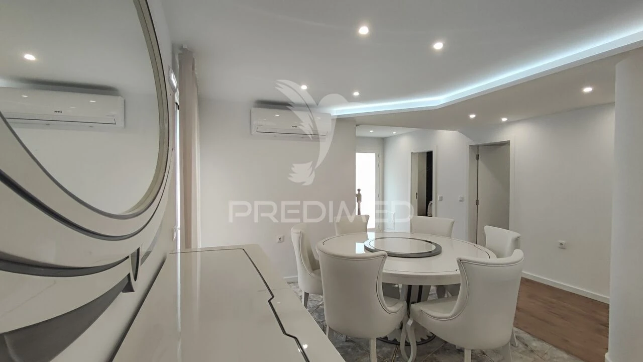 Moradia T4 para Venda em Machico Foto 11