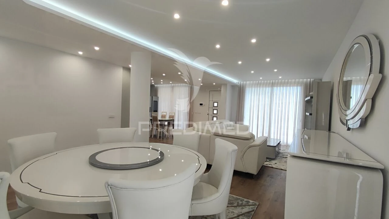 Moradia T4 para Venda em Machico Foto 9