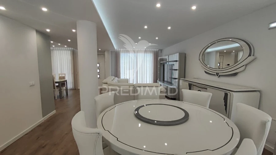 Moradia T4 para Venda em Machico Foto 10