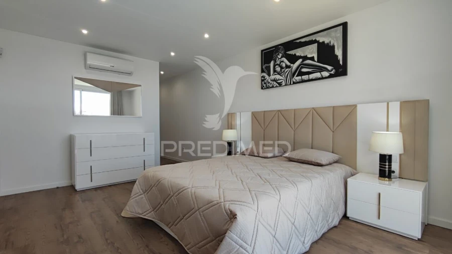 Moradia T4 para Venda em Machico Foto 17