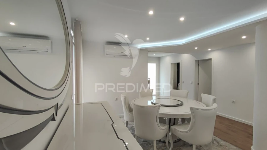 Moradia T4 para Venda em Machico Foto 11