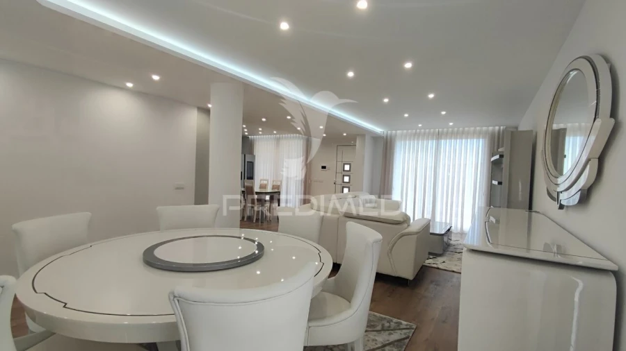 Moradia T4 para Venda em Machico Foto 9