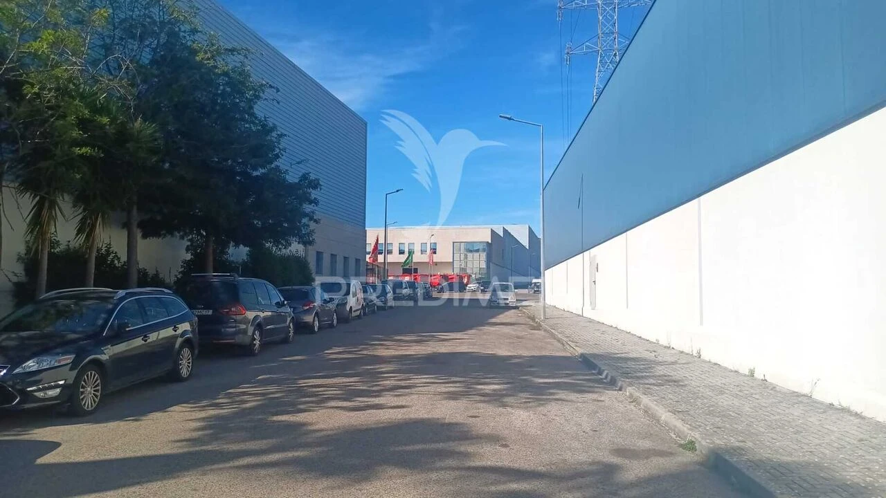 Armazém para Venda em Vialonga Foto 9