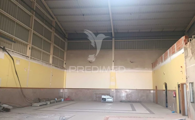 Armazém para Venda em Vialonga Foto 5