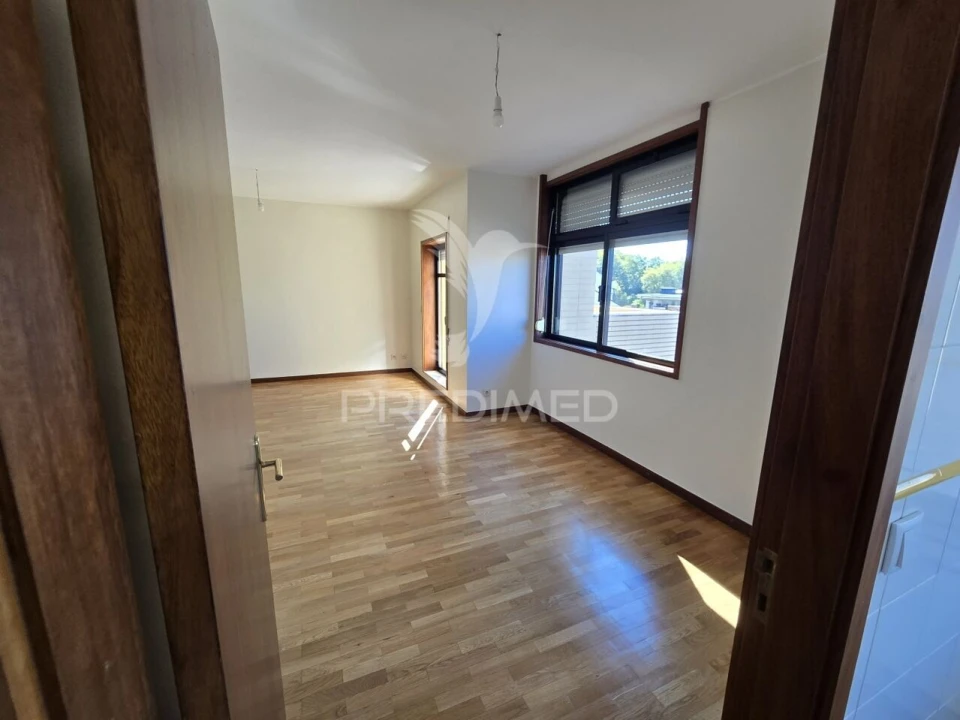 Apartamento T2 para Venda em Paranhos Foto 6