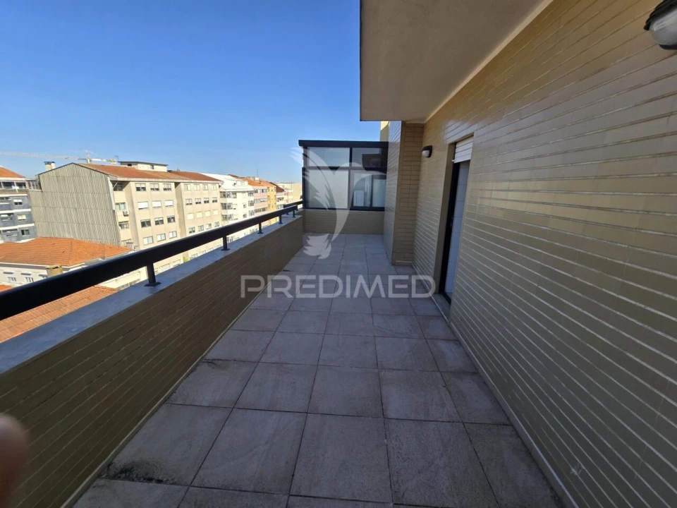 Apartamento T2 para Venda em Paranhos Foto 4