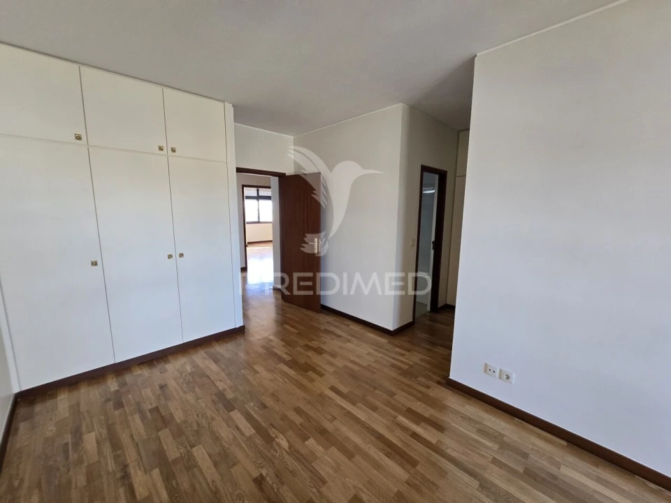 Apartamento T2 para Venda em Paranhos Foto 18