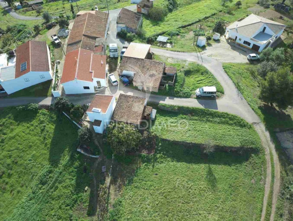 Moradia T0 para Venda em São Marcos da Serra Foto 1