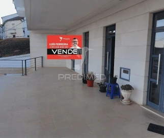 Loja para Venda em Pernes