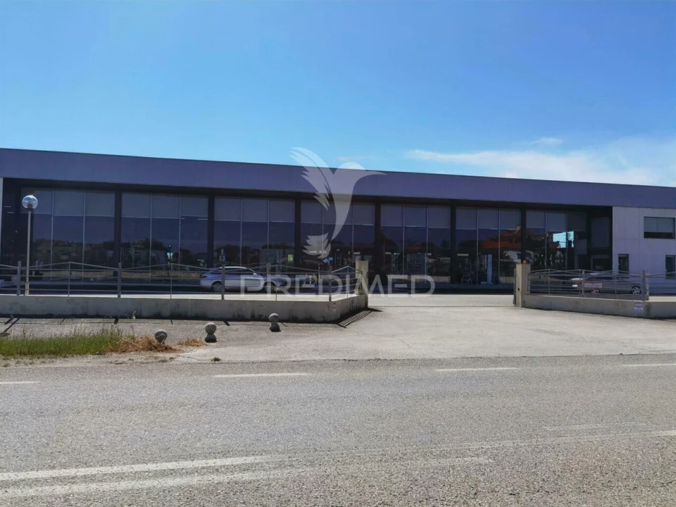 Armazém para Venda em Pernes Foto 1