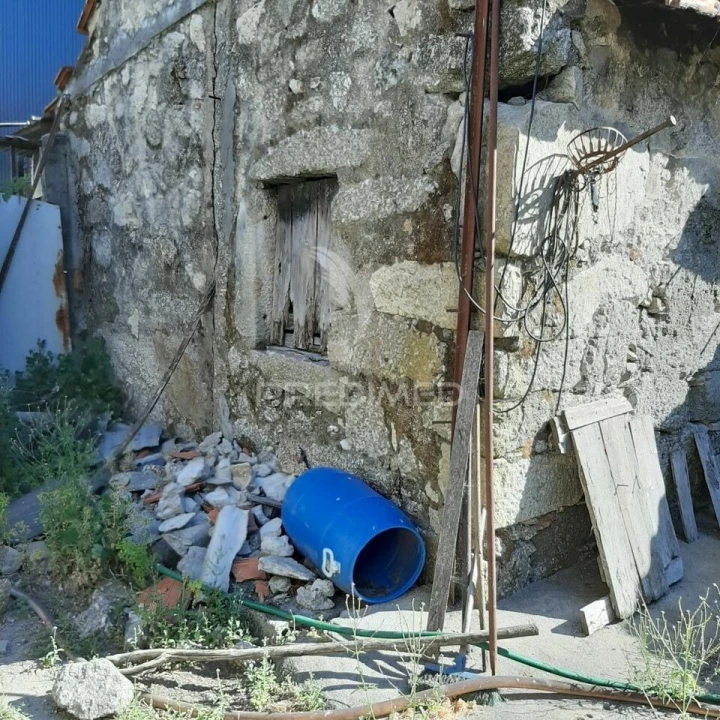 Moradia T4 para Venda em Frazão Arreigada Foto 10