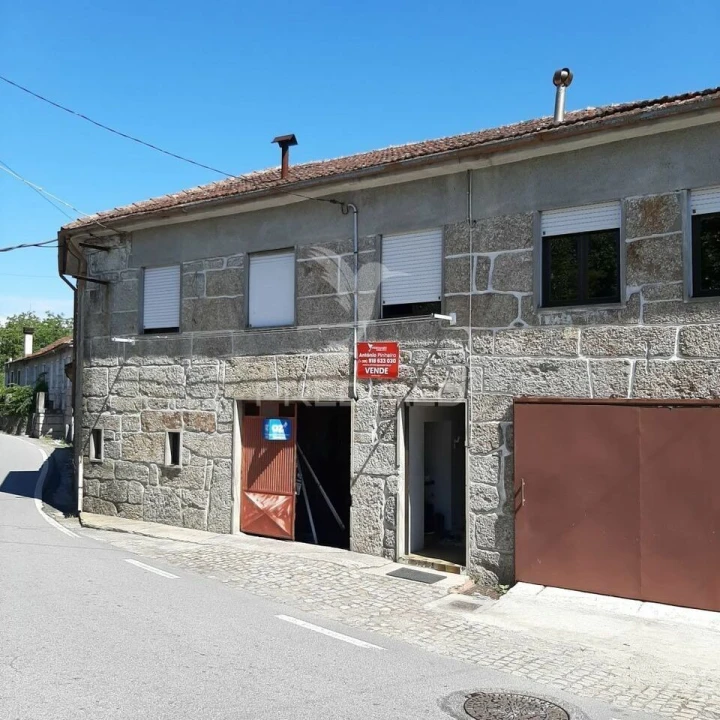 Moradia T4 para Venda em Frazão Arreigada Foto 6