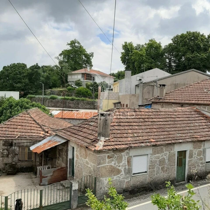 Moradia T4 para Venda em Frazão Arreigada Foto 3