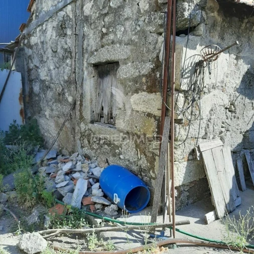 Moradia T4 para Venda em Frazão Arreigada Foto 10