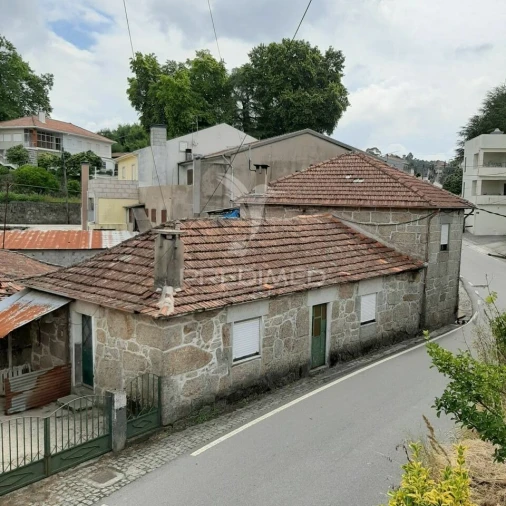 Moradia T4 para Venda em Frazão Arreigada Foto 4