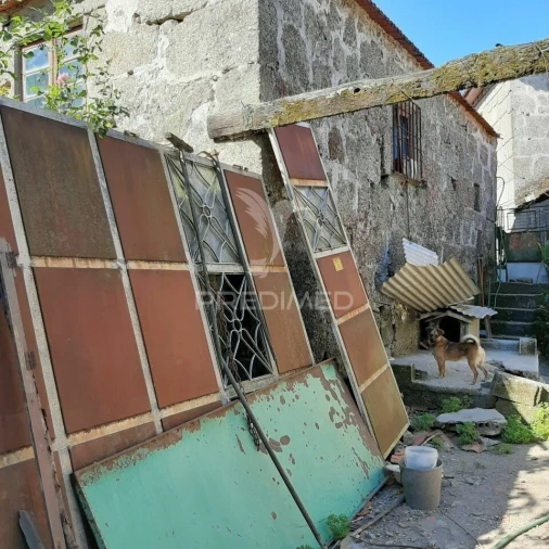 Moradia T4 para Venda em Frazão Arreigada Foto 11