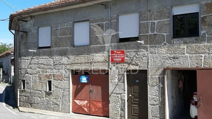 Moradia T4 para Venda em Frazão Arreigada