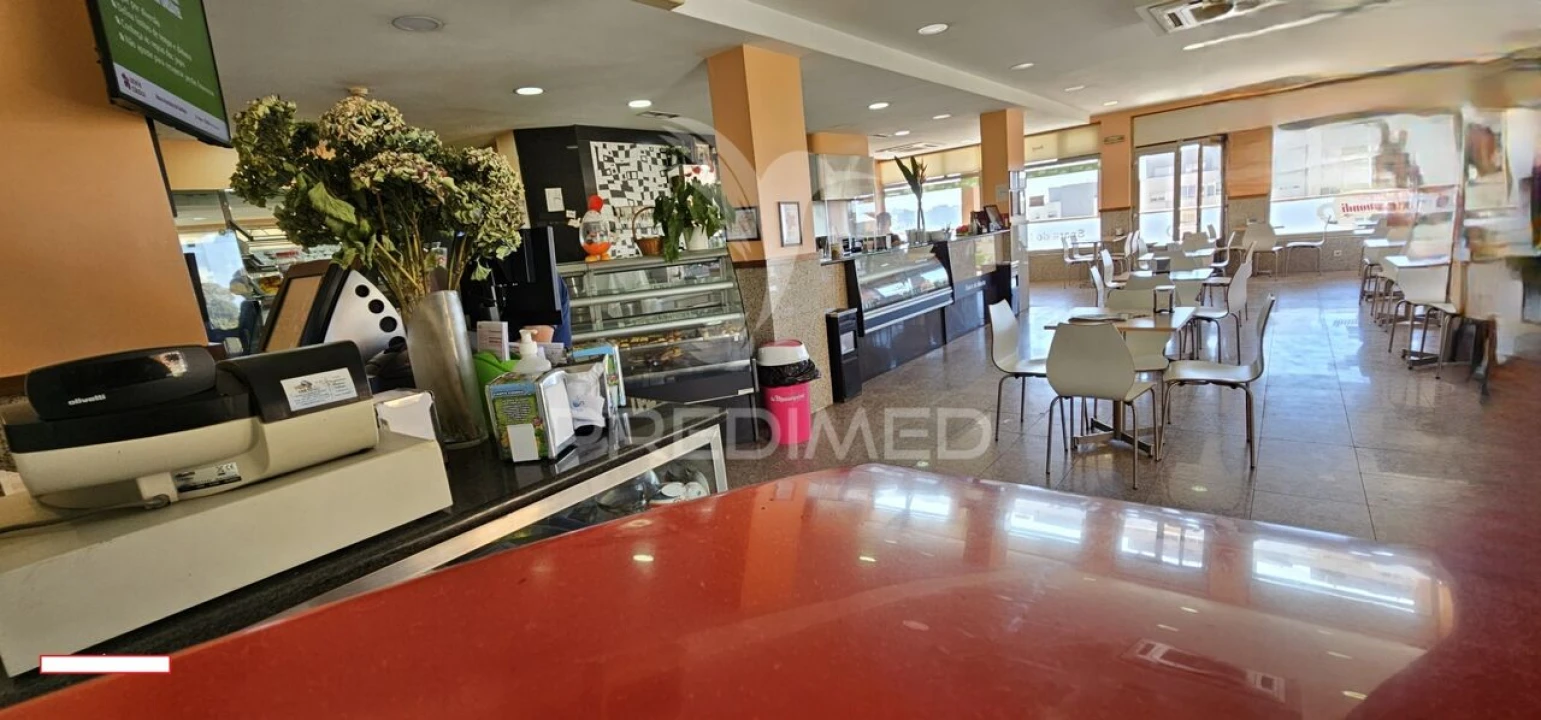 Loja para Trespasse em Vilar de Andorinho Foto 2