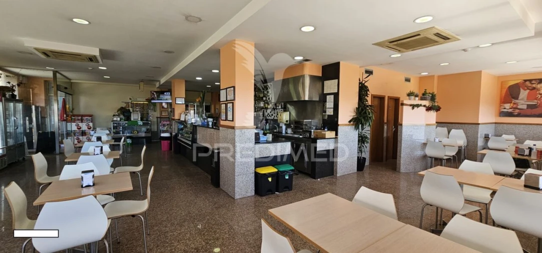 Loja para Trespasse em Vilar de Andorinho Foto 5