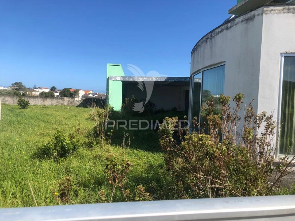 Moradia T3 para Venda em Lajes Foto 3