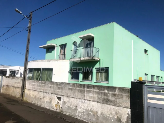 Moradia T3 para Venda em Lajes Foto 2