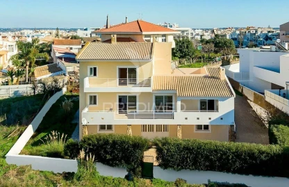 Moradia T7 para Venda em Portimão