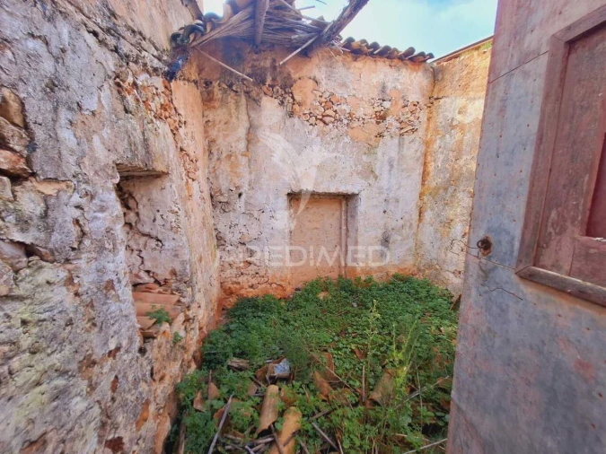 Moradia T0 para Venda em Alte Foto 10