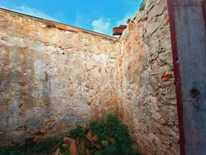 Moradia T0 para Venda em Alte Foto 6