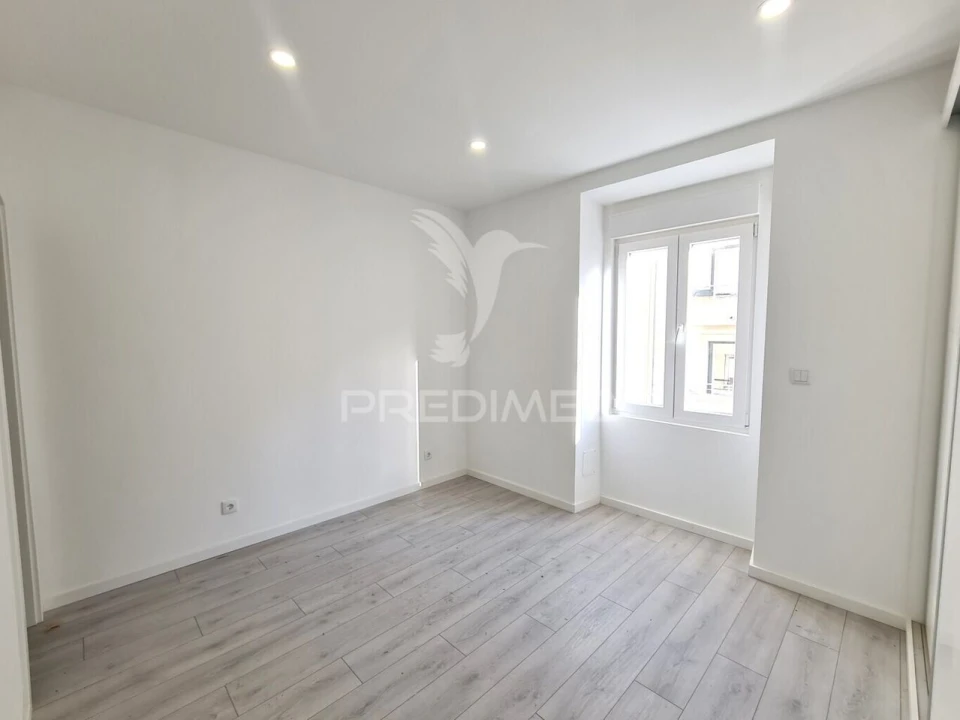 Apartamento T2 para Venda em São Domingos de Benfica Foto 9