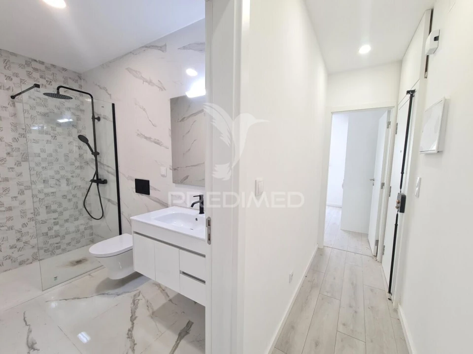 Apartamento T2 para Venda em São Domingos de Benfica Foto 5