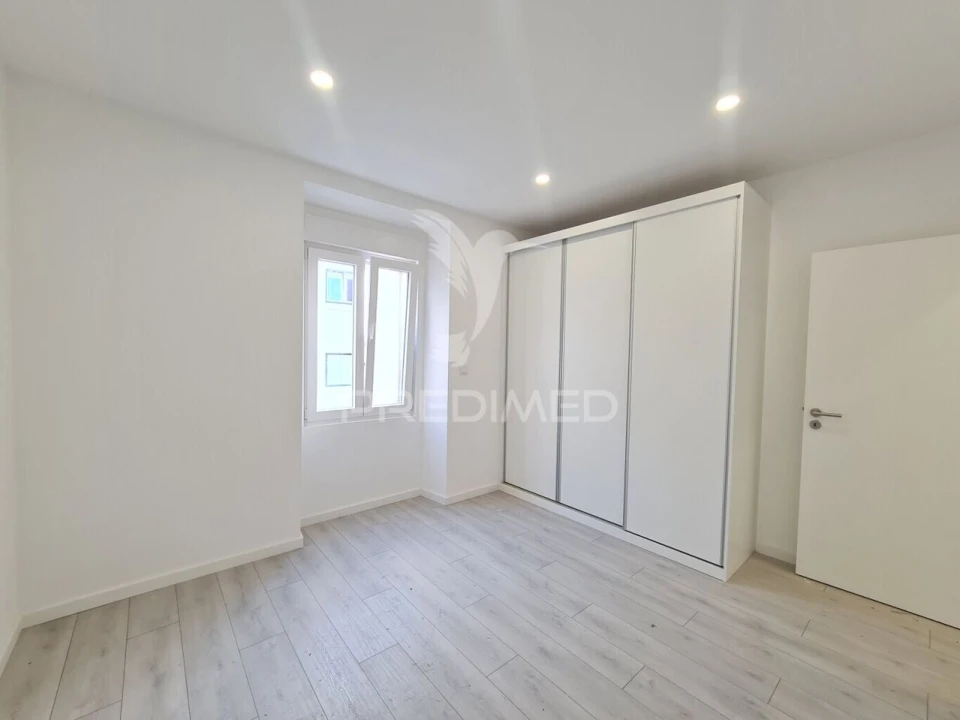 Apartamento T2 para Venda em São Domingos de Benfica Foto 10