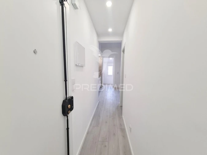 Apartamento T2 para Venda em São Domingos de Benfica Foto 8