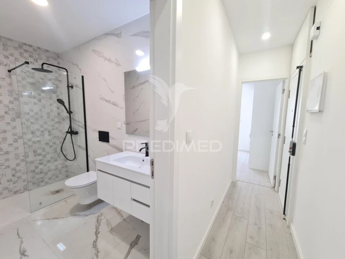 Apartamento T2 para Venda em São Domingos de Benfica Foto 5