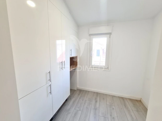 Apartamento T2 para Venda em São Domingos de Benfica Foto 3