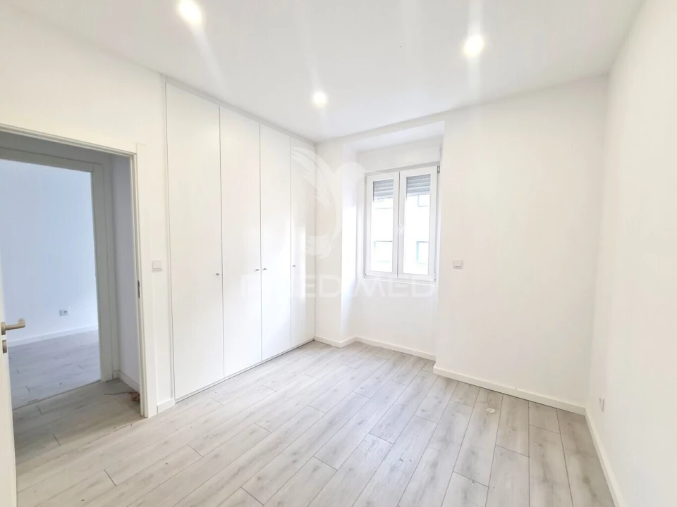 Apartamento T3 para Venda em São Domingos de Benfica Foto 7