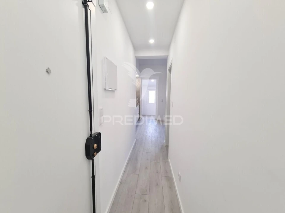 Apartamento T3 para Venda em São Domingos de Benfica Foto 3