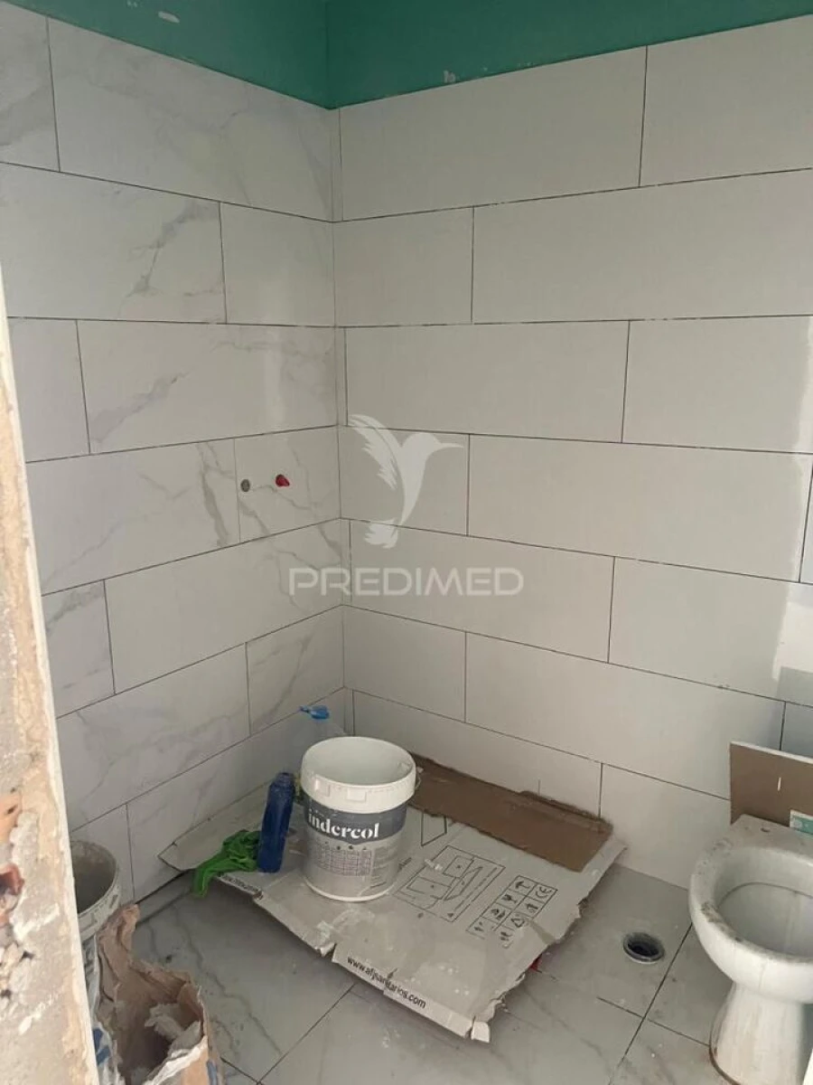 Apartamento T3 para Venda em Águas Livres Foto 7