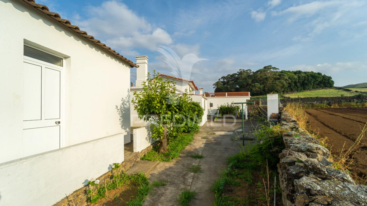 Moradia T5 para Venda em Cabo da Praia Foto 34