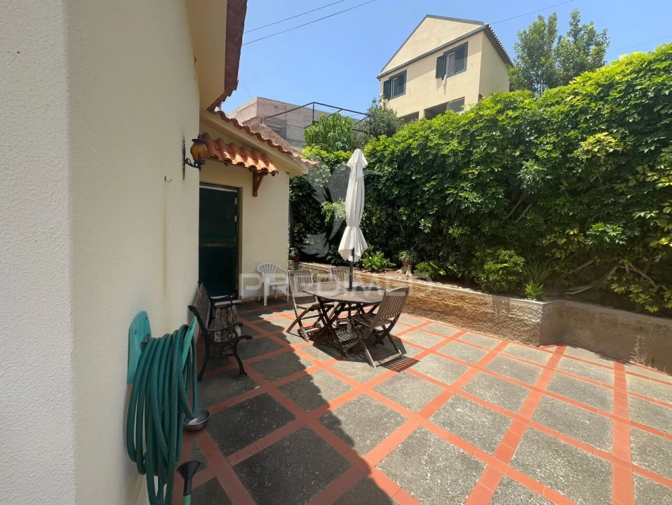 Moradia T3 para Venda em Caniço Foto 7